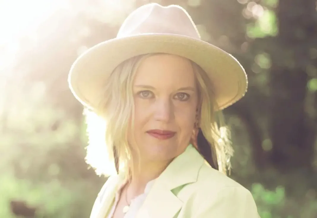 Andrea Olson releases second single from her upcoming album
