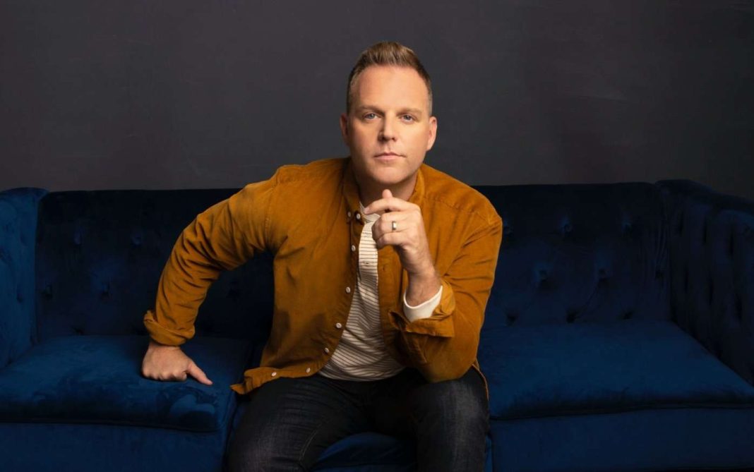 Matthew West “Wonderful Life” Live From Square Video
