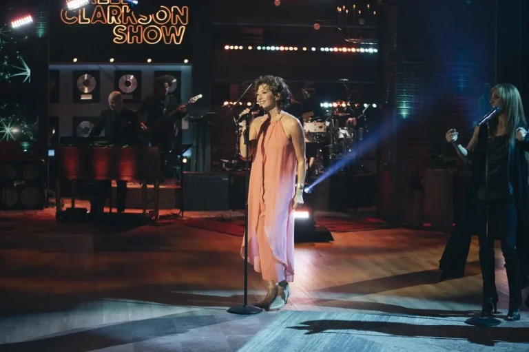 Amy Grant Performs “Good For Me” on “The Kelly Clarkson Show”
