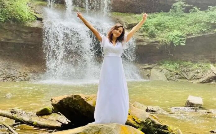 Carla Bianco “You Love Me As I Am” Music Video
