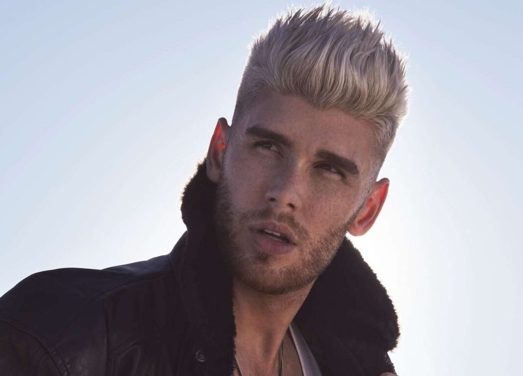 Colton Dixon appears in 'Huckabee'
