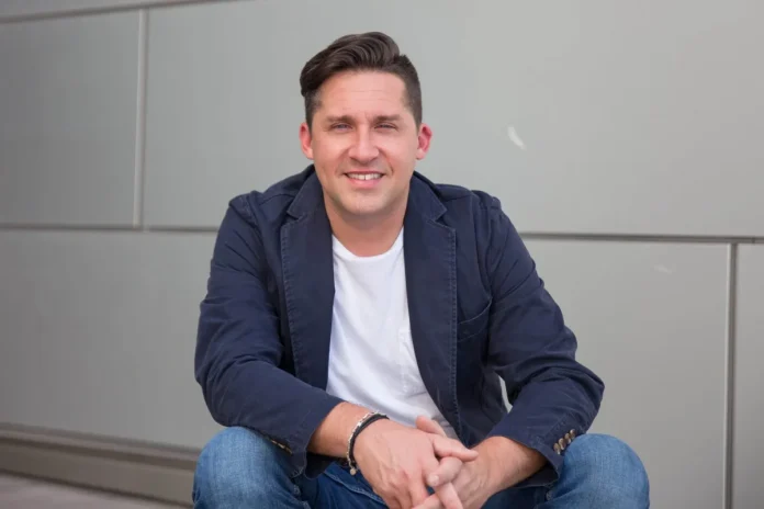 Josh Blakesley unveils his new single “Come To The Banquet”
