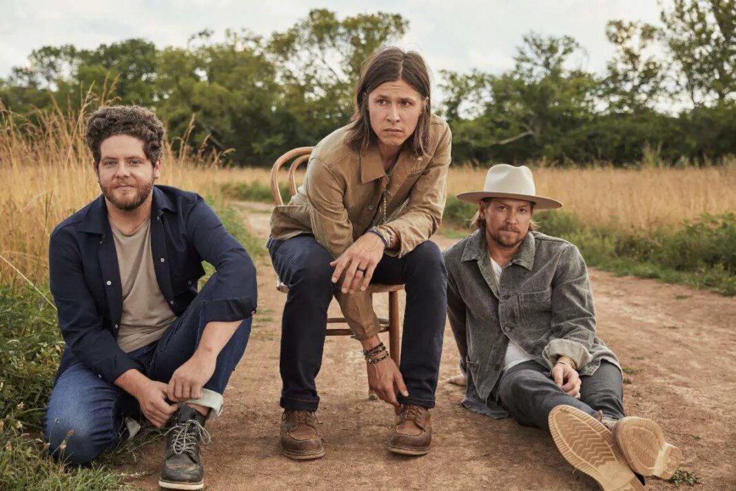 NEEDTOBREATHE “Mercy’s Shore” Live Video
