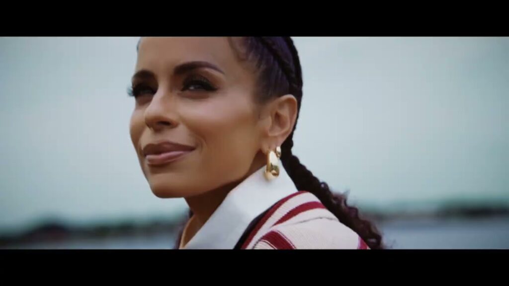 Blanca & Ryan Ellis – I’m Yours (Official Music Video)