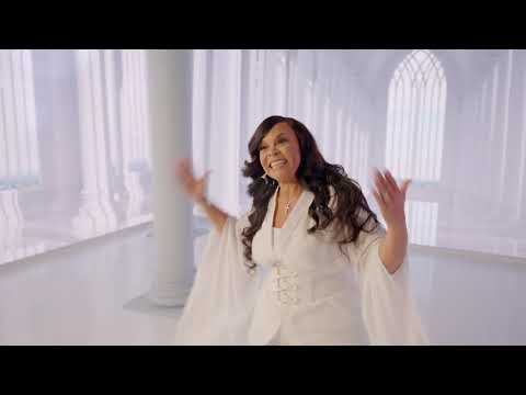 Tamela Mann – Live Breathe Fight (Official Music Video)