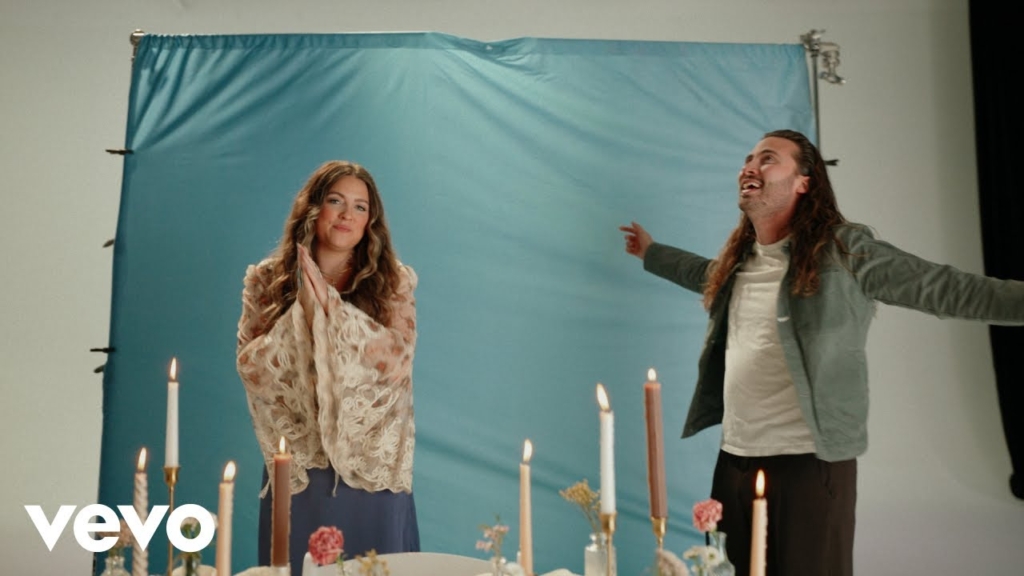 Leanna Crawford, Seph Schlueter – Water Into Wine (Music Video)